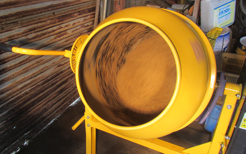 1. Blade of concrete mixer should be removed before iron-coating.