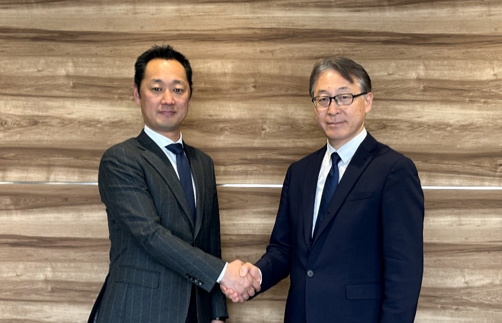 (from left) Yuichiro Kirihara, Managing Partner, Deloitte Tohmatsu Cyber, and Akira Nitta, Senior Vice President, JFE Steel