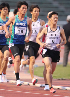 上位で安定した走りを見せた斉藤選手（6）、川平選手（18）