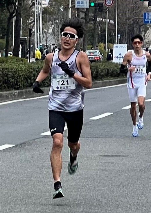 ラスト1km付近最後の力を振り絞り走る堤