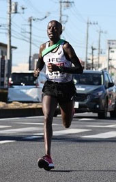 2区で好走するエバンス選手