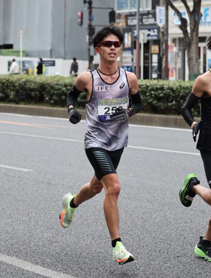 初マラソンを走る入社2年目の櫻井選手