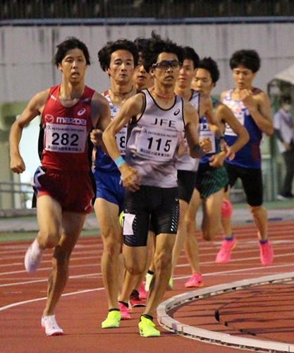 5000m 日本人選手の集団を引っ張る風岡選手