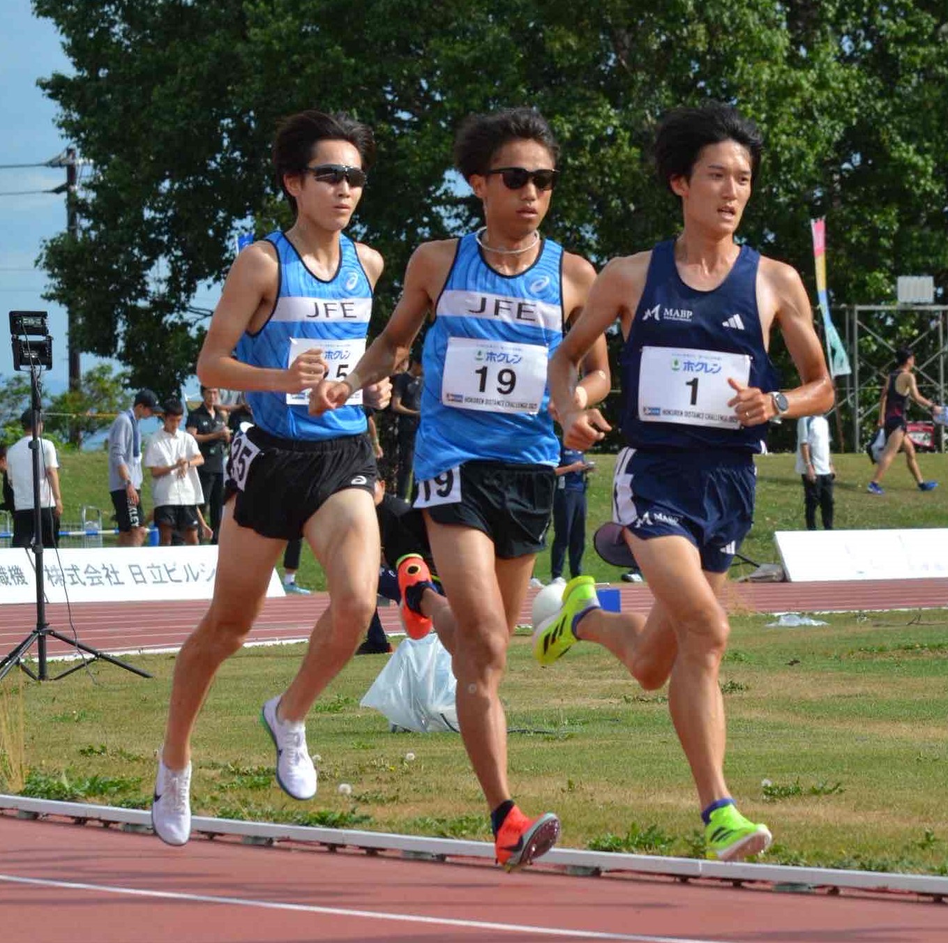 川平選手(No.19)と大森椋太選手