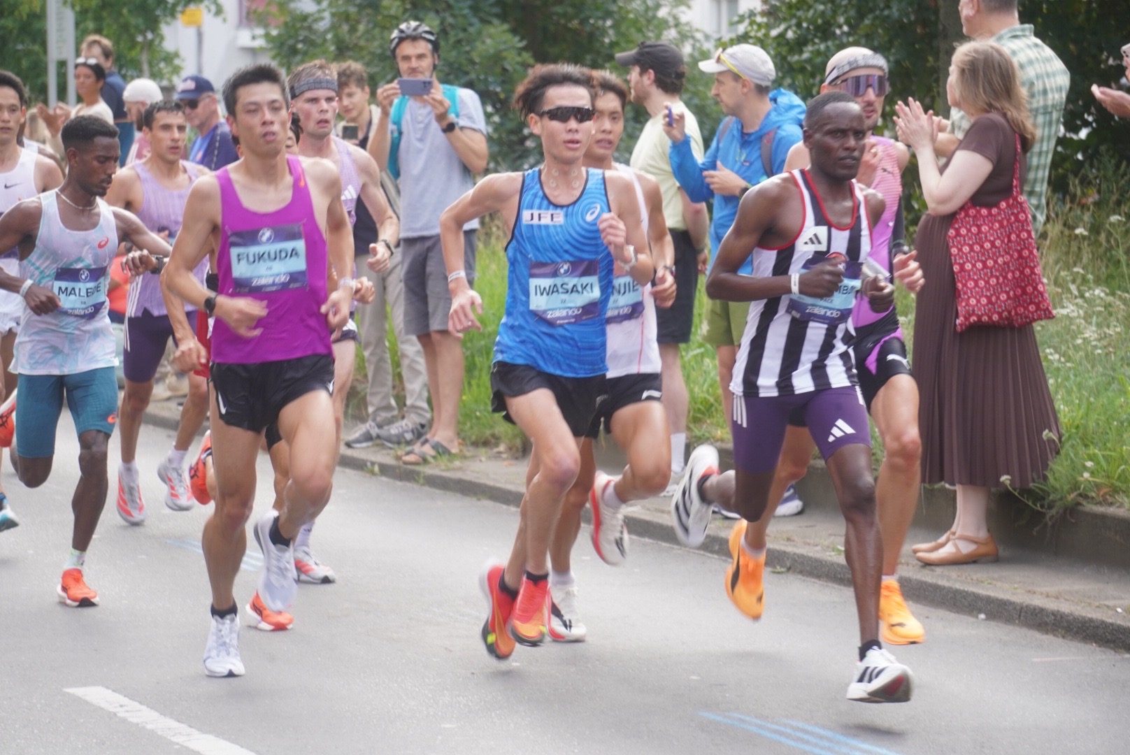 第3グループで走る岩崎選手