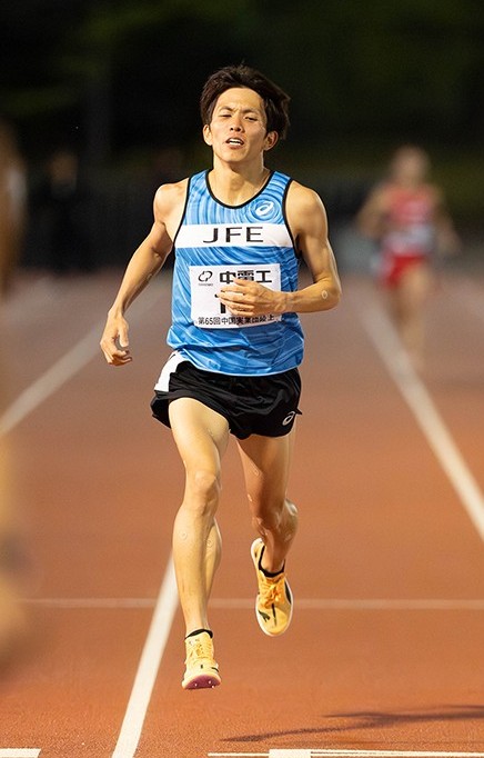 10000m 4位でフィニッシュする大森樹選手